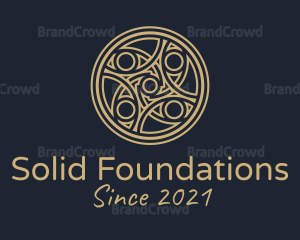 Minimalist Gold Centerpiece Logo