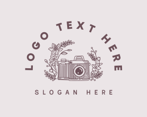 Retro Nostalgic Camera Logo