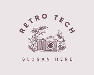 Retro Nostalgic Camera logo design