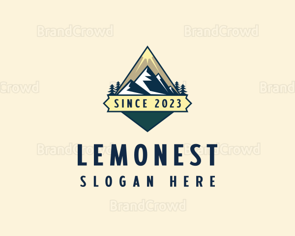 Summit Mountaineering Trekking Logo