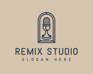 Deluxe Microphone Studio logo design