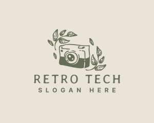 Retro Camera Studio logo design