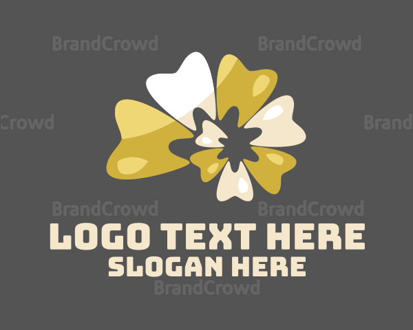 Organic Clover Leaf Logo