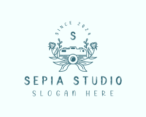 Vintage Camera Studio logo design