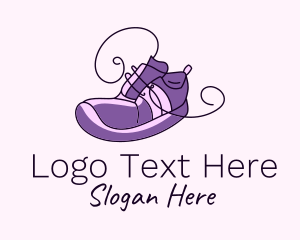 踢 - 紫色跑鞋徽標設計