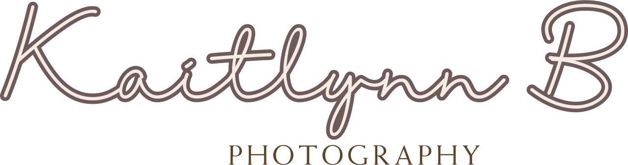 Simply Small Photography's logo